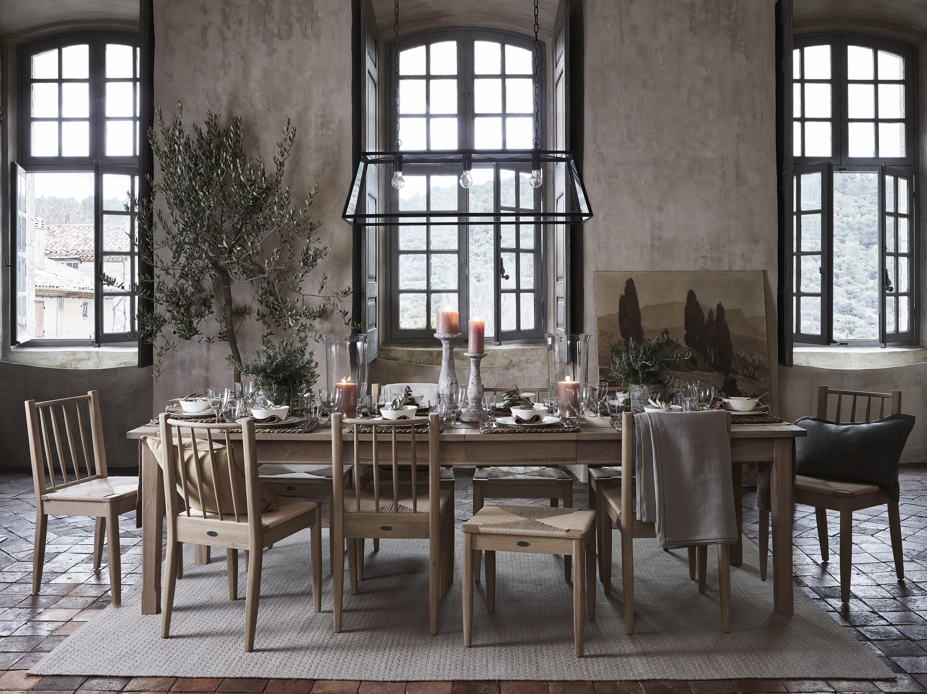 Moreton dining table